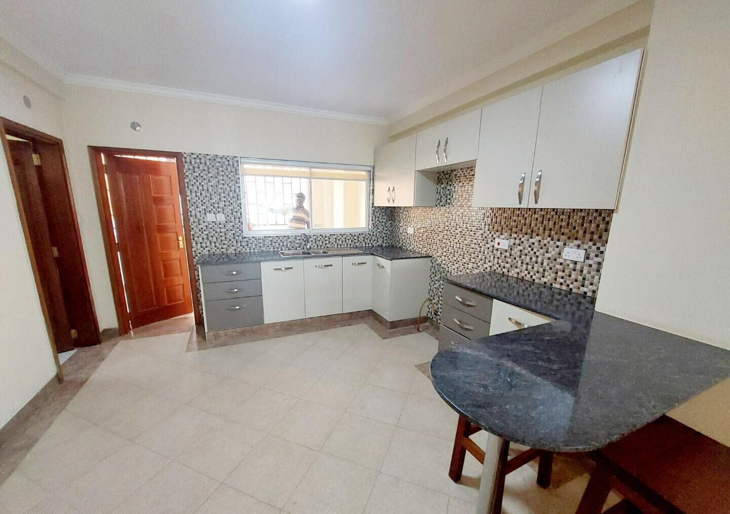 3BR En-Suite + DSQ with Jacuzzi & Pool - Kileleshwa