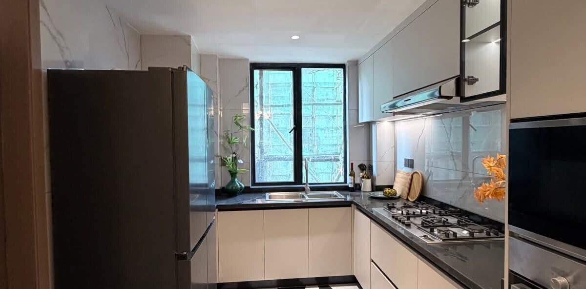 4BR Apartment with Airy Balconies & High-Speed Lifts - Westlands