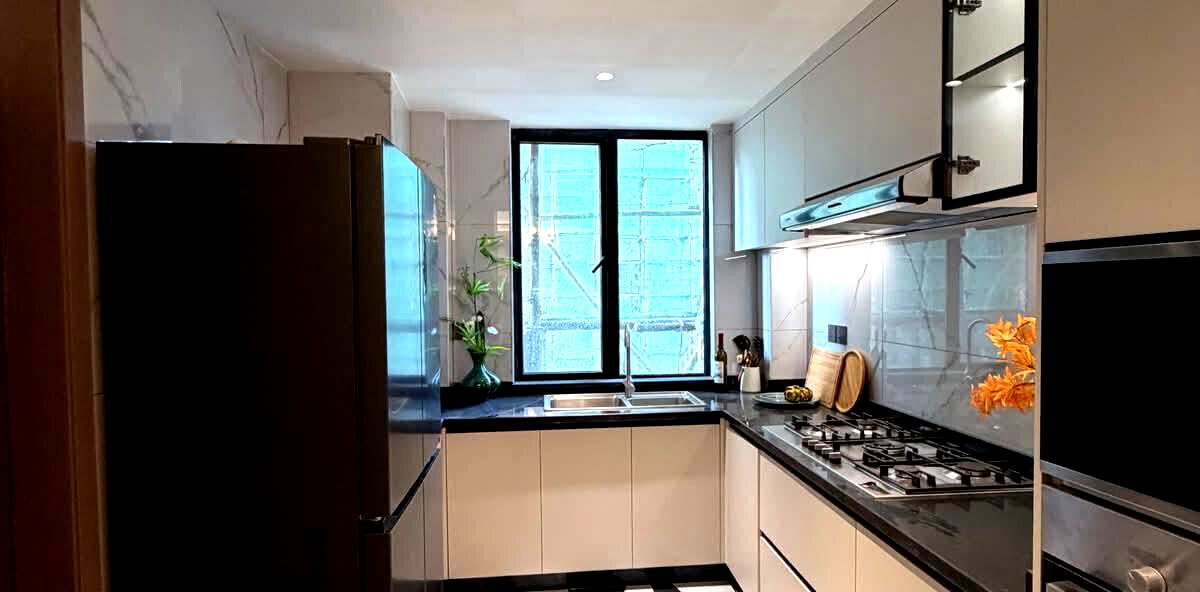 4BR Apartment with Airy Balconies & High-Speed Lifts - Westlands