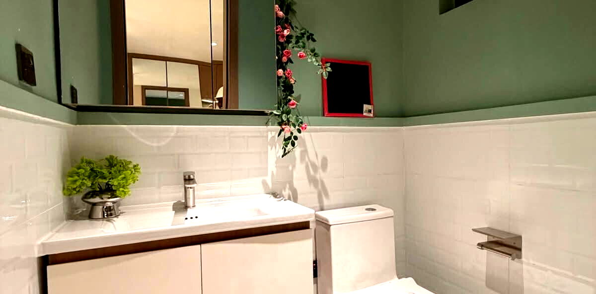 4BR Apartment with Airy Balconies & High-Speed Lifts - Westlands