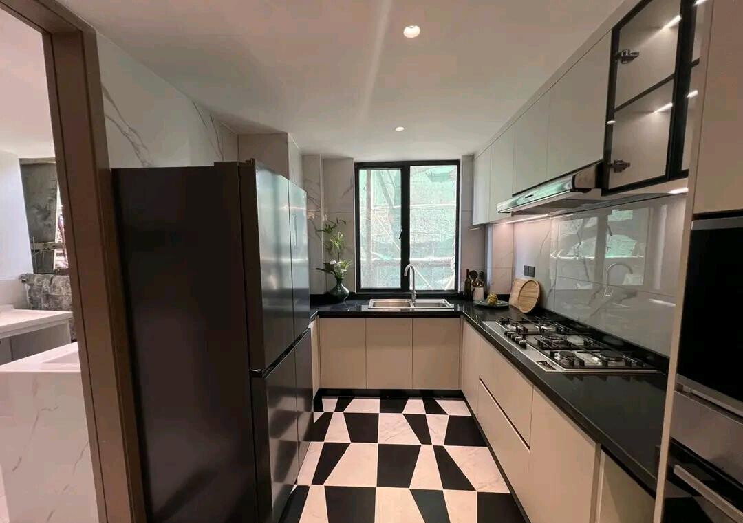4BR Apartment with Airy Balconies & High-Speed Lifts - Westlands