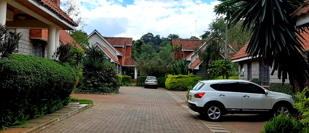 4-Ensuite Townhouse with Fireplace & UN-Approved Security - Lavington
