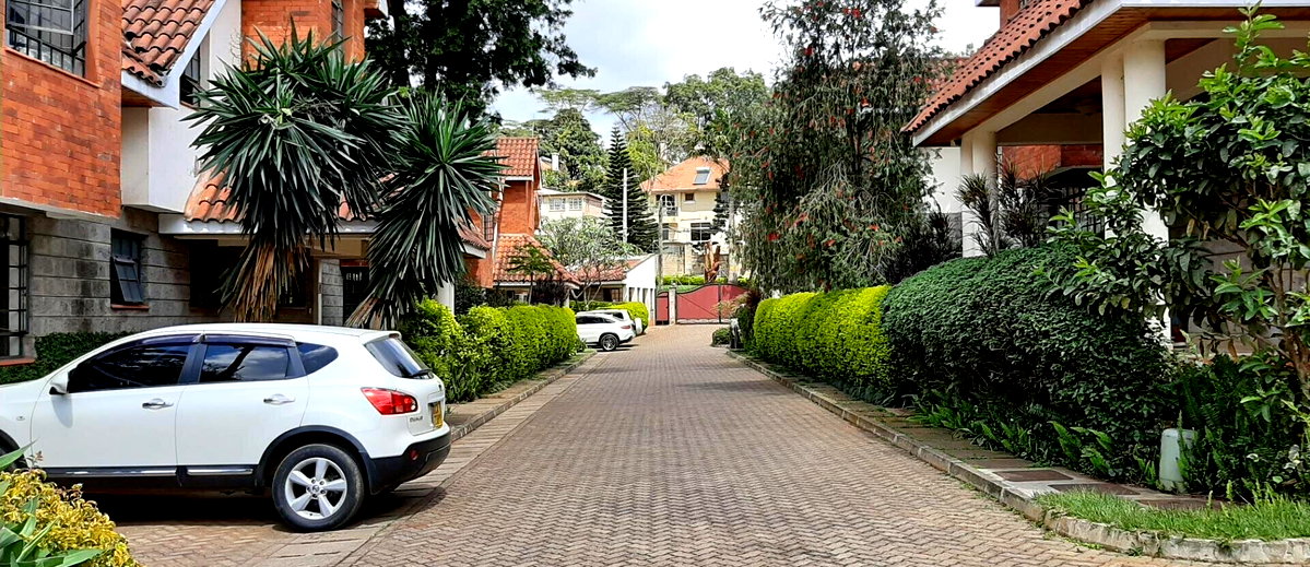4-Ensuite Townhouse with Fireplace & UN-Approved Security - Lavington
