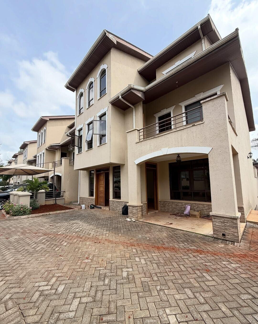 5-Ensuite Townhouse with Solar Heating in Secure Lavington Gated Community