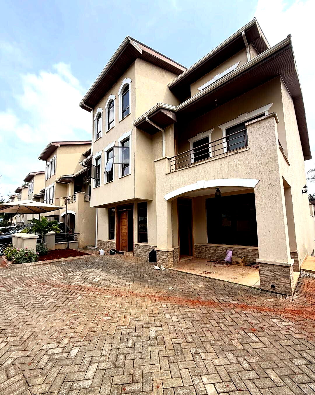 5-Ensuite Townhouse with Solar Heating in Secure Lavington Gated Community