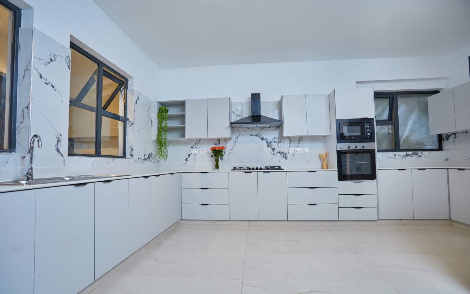 3BR with Pool & Clubhouse on General Mathenge - Spring Valley