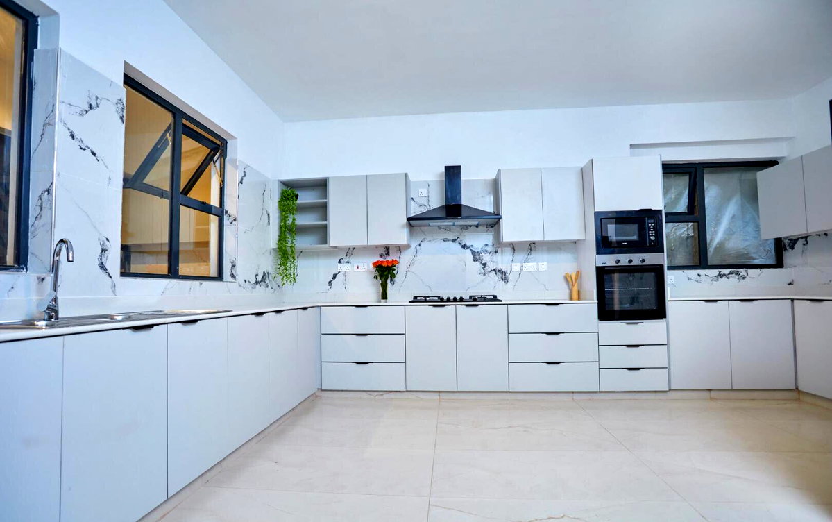 3BR with Pool & Clubhouse on General Mathenge - Spring Valley