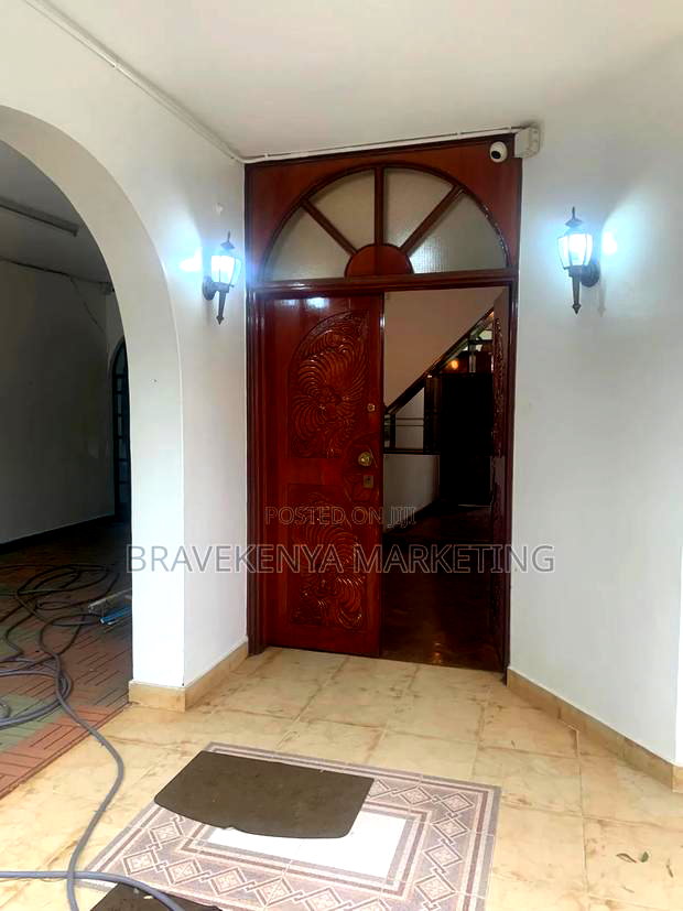 5bdrm Penthouse in Kileleshwa for rent