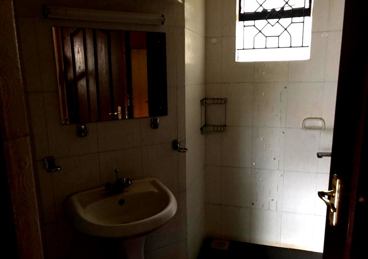 Spacious 5-Ensuite Townhouse with DSQ & Pool - Lavington