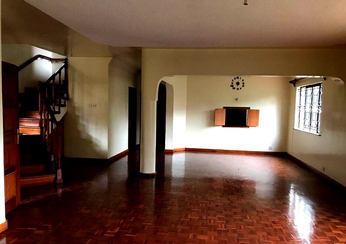 Spacious 5-Ensuite Townhouse with DSQ & Pool - Lavington