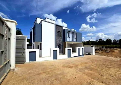 5BR Townhouse with DSQ, Office & Mountain Views - Kamangu