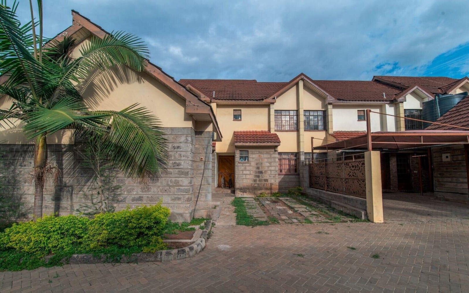 4BR Townhouse with Stone Façade & Guest Room - The Gables Park, Syokimau