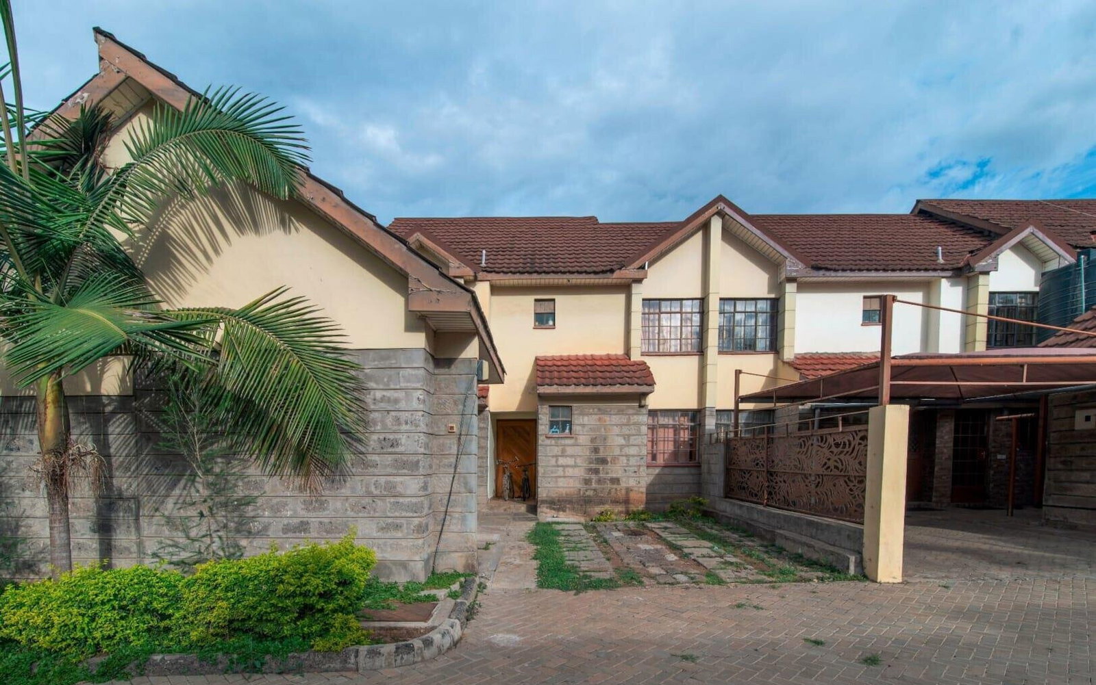 4BR Townhouse with Stone Façade & Guest Room - The Gables Park, Syokimau