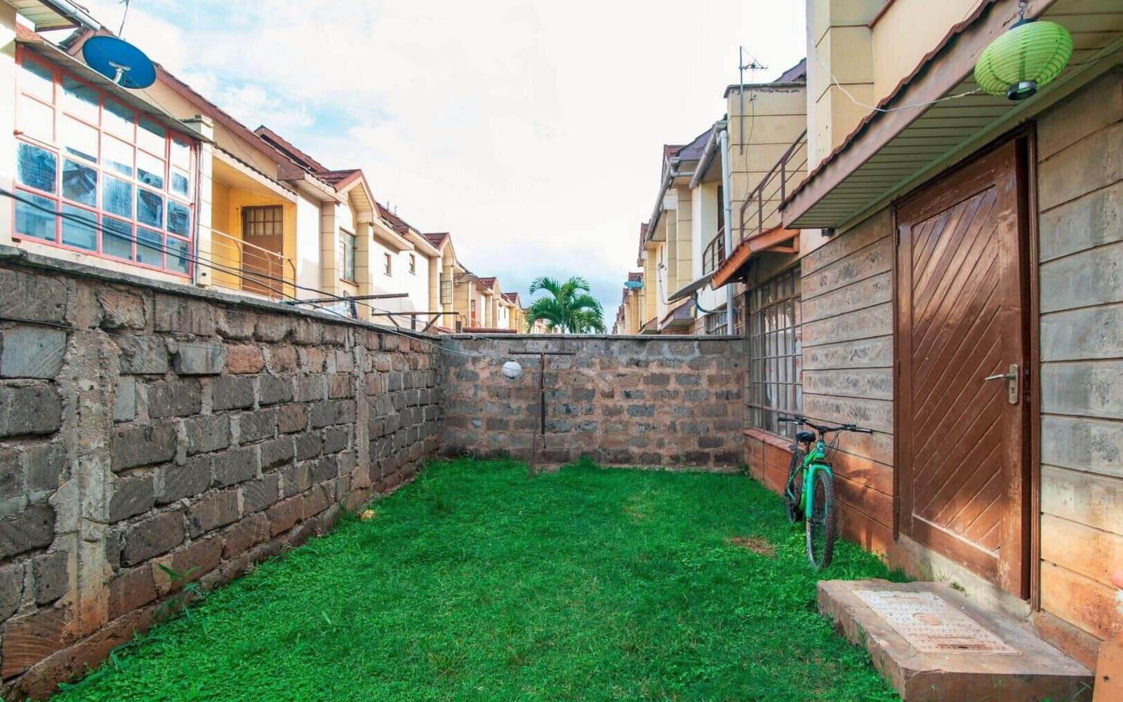 4BR Townhouse with Stone Façade & Guest Room - The Gables Park, Syokimau