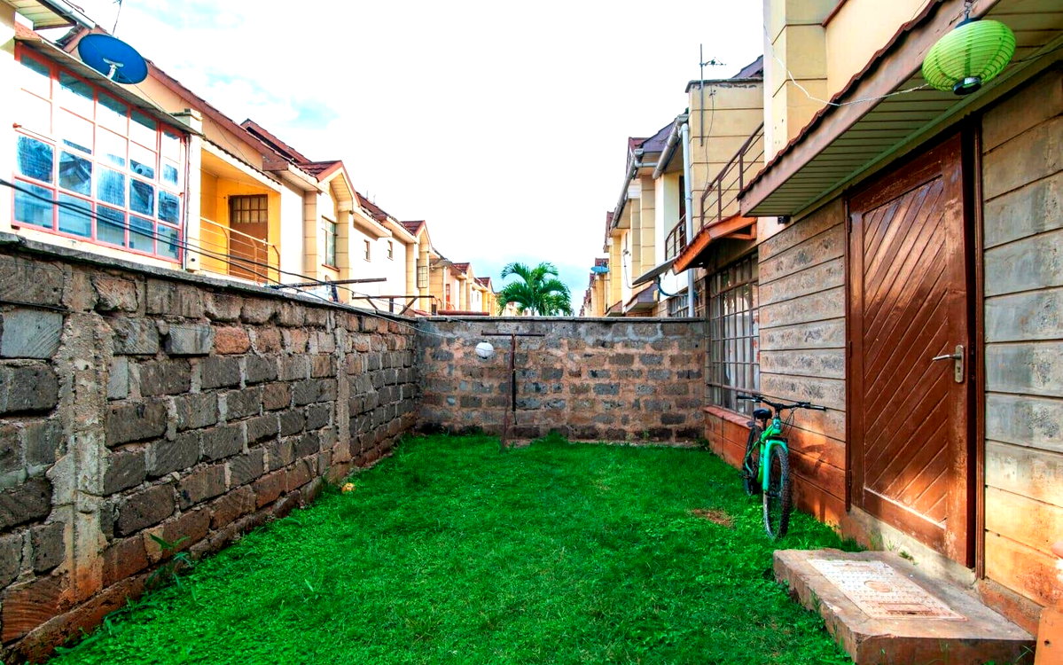 4BR Townhouse with Stone Façade & Guest Room - The Gables Park, Syokimau