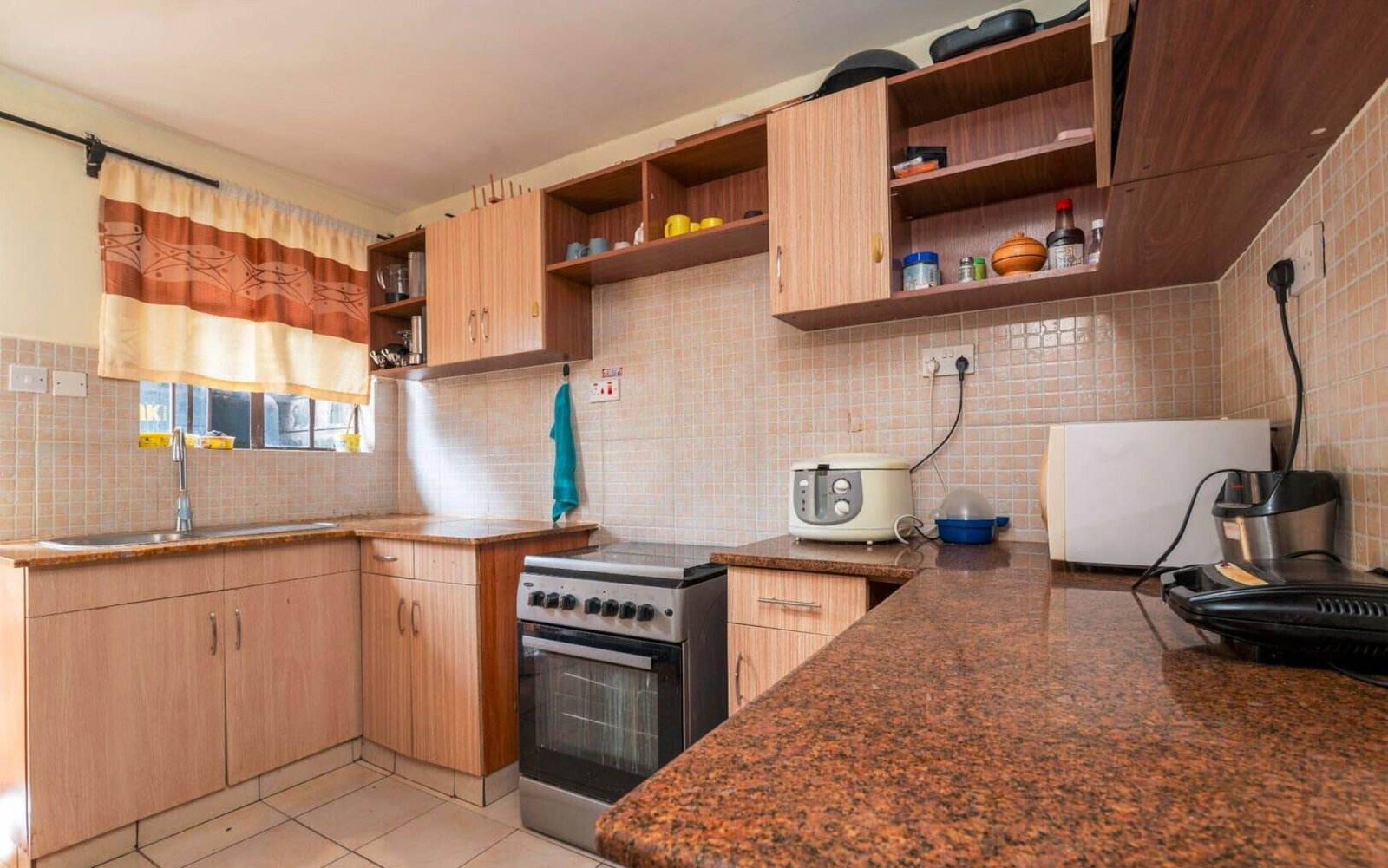 4BR Townhouse with Stone Façade & Guest Room - The Gables Park, Syokimau