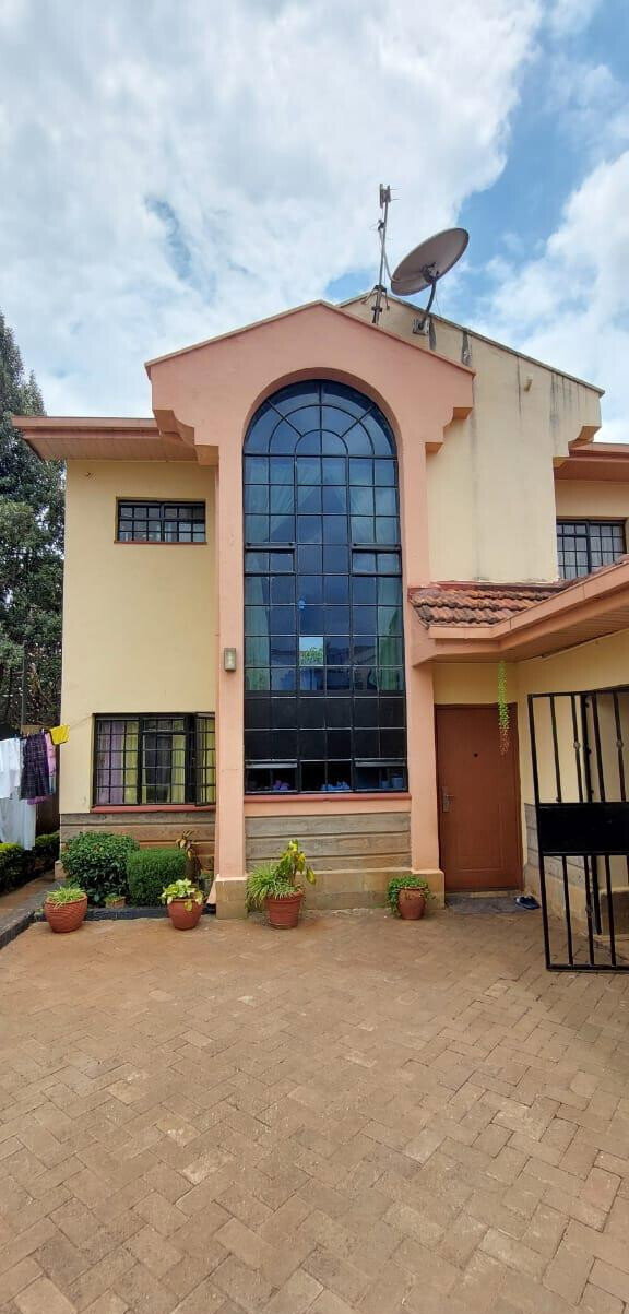 Corner Townhouse with Garden & DSQ – Langata Near Carnivore