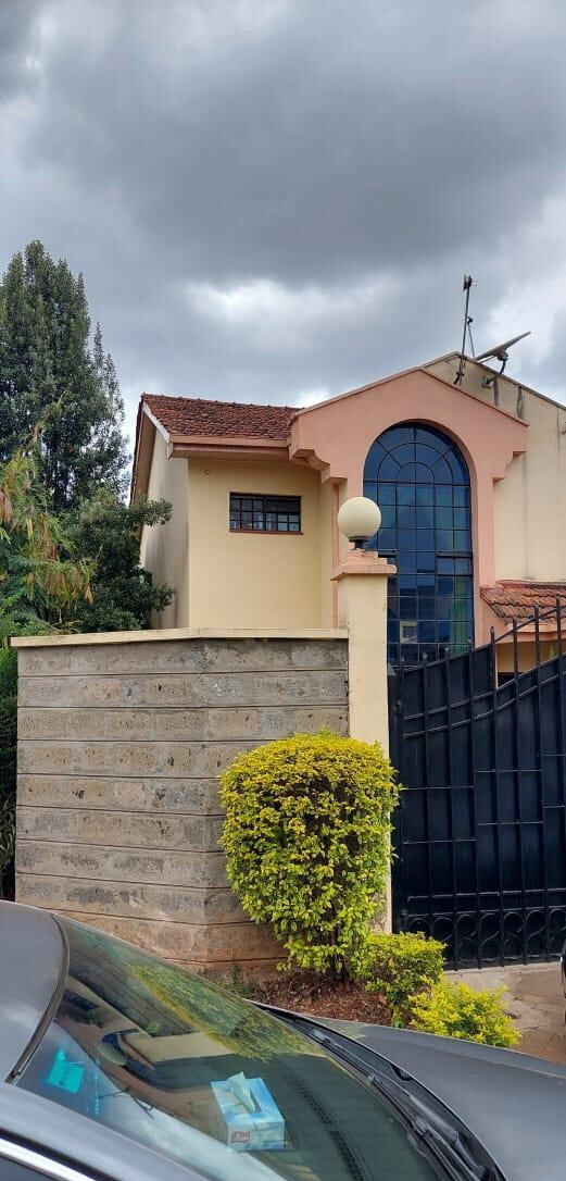 Corner Townhouse with Garden & DSQ – Langata Near Carnivore
