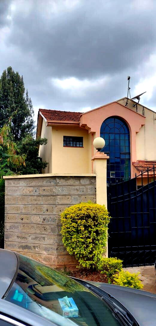 Corner Townhouse with Garden & DSQ – Langata Near Carnivore