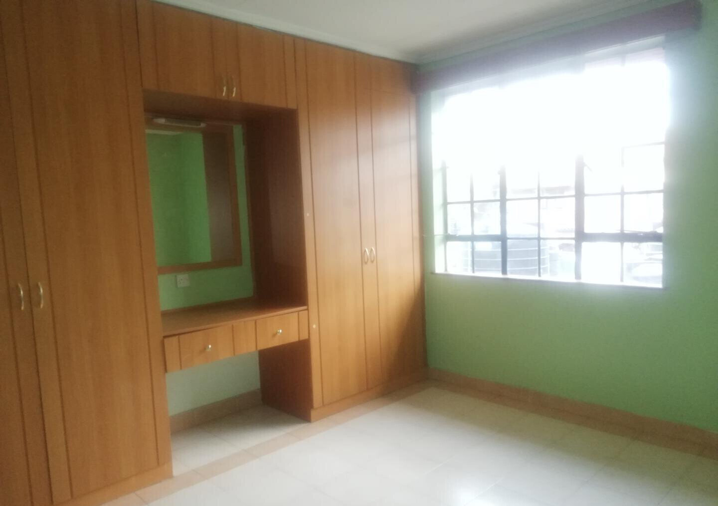 Remodeled 4BR Townhouse with Guest Room & DSQ - South C Gated Complex