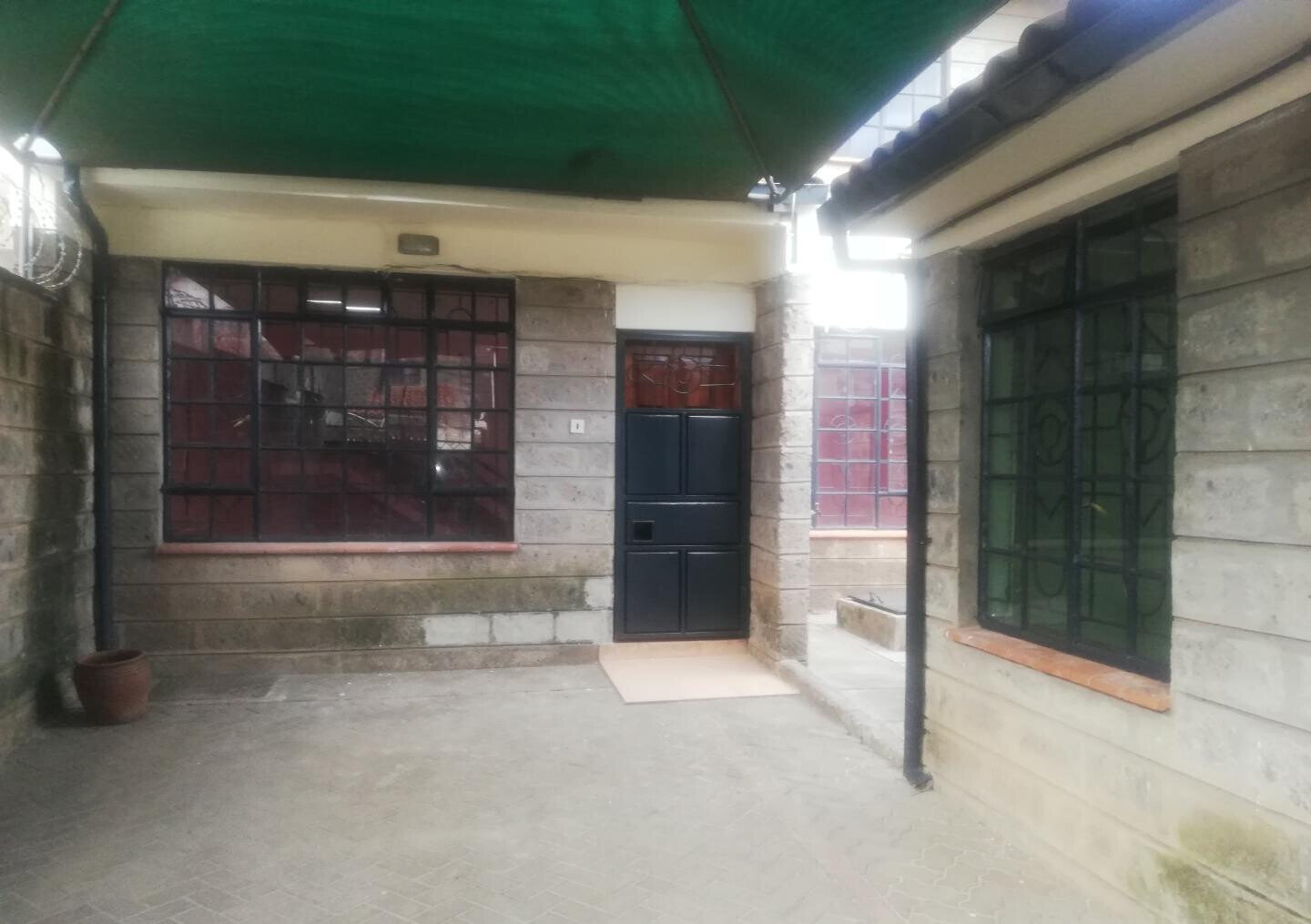 Remodeled 4BR Townhouse with Guest Room & DSQ - South C Gated Complex