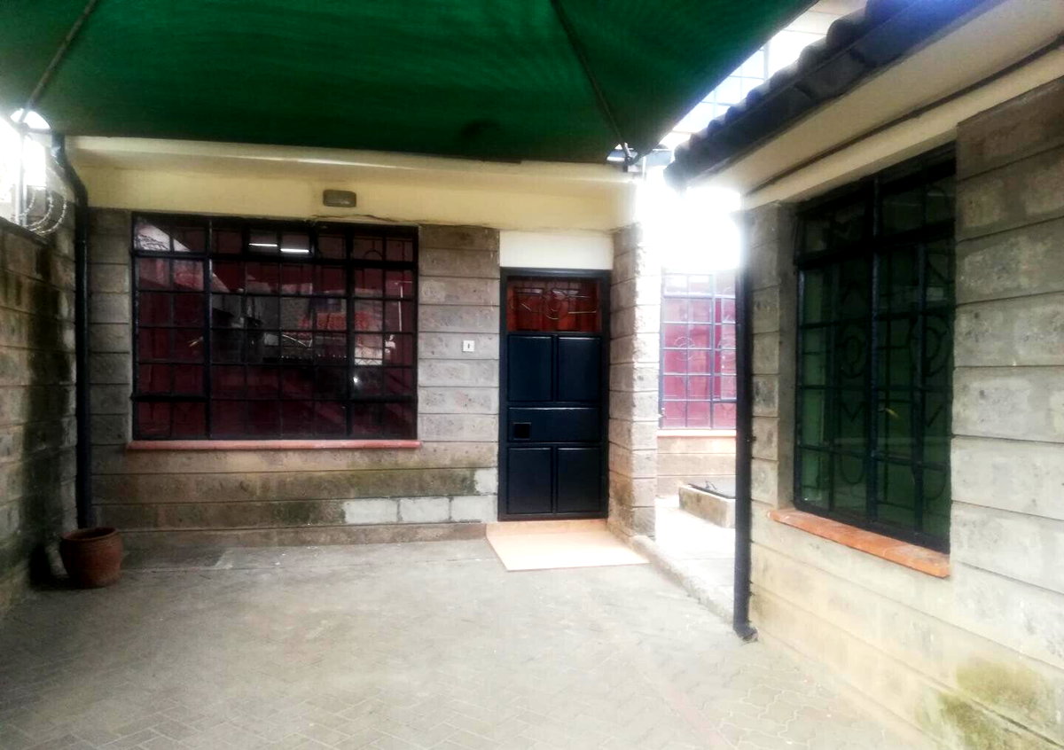 Remodeled 4BR Townhouse with Guest Room & DSQ - South C Gated Complex