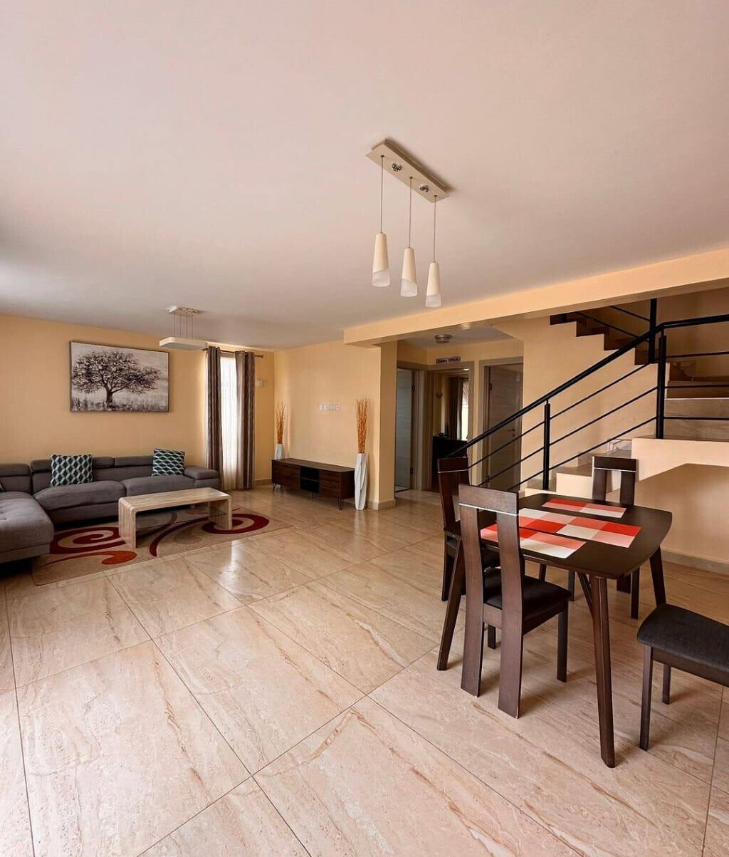 Cabro-Paved Driveway 4BR Townhouse - Syokimau