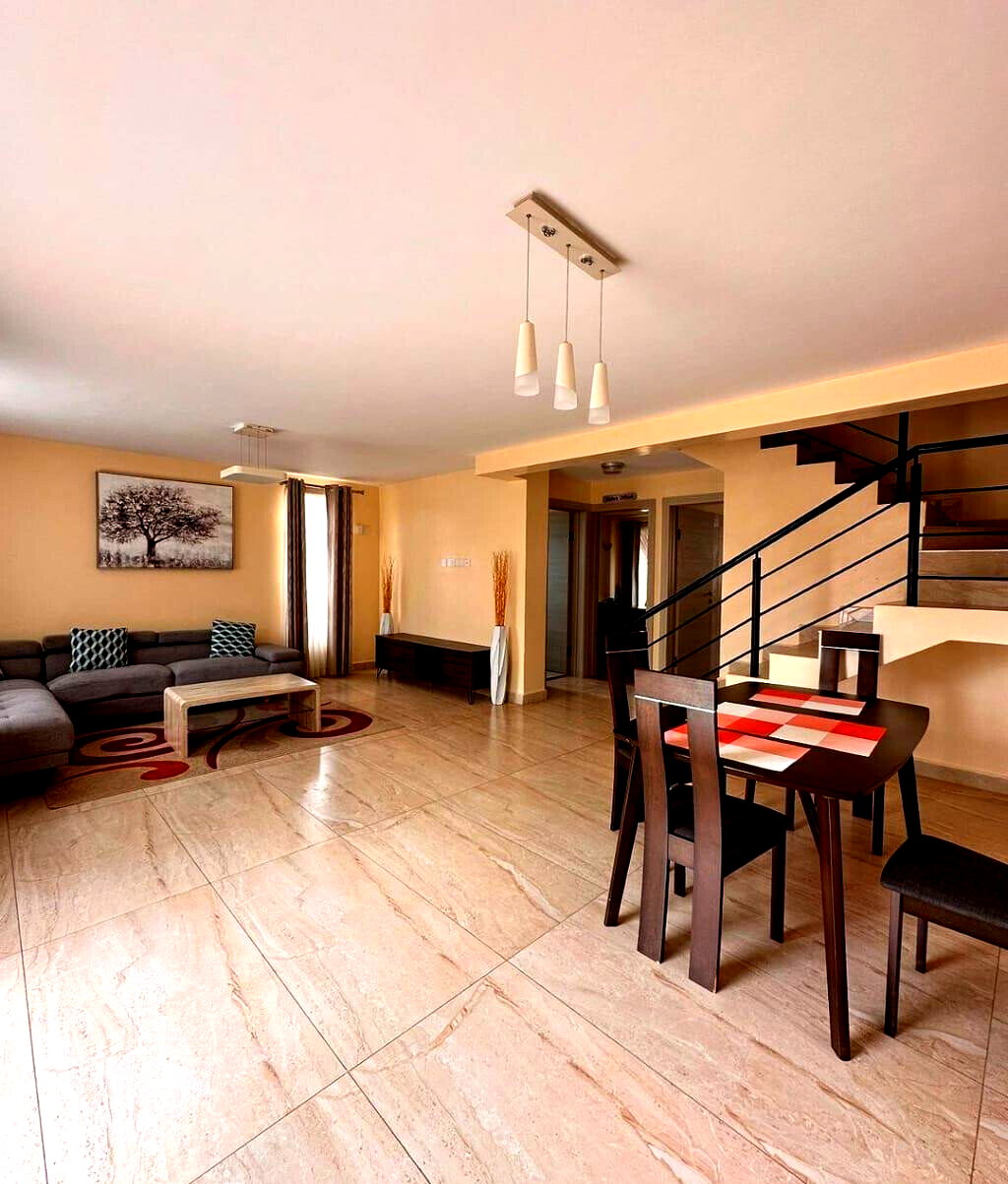 Cabro-Paved Driveway 4BR Townhouse - Syokimau