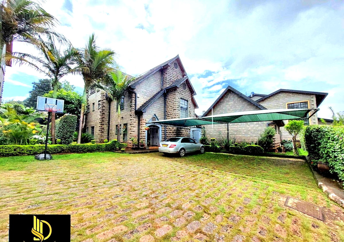 Stone-Clad 5-Ensuite Townhouse with Cottage Charm - Lavington