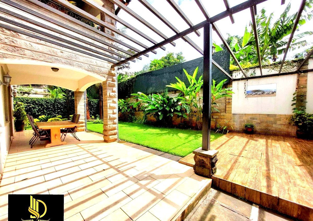 Stone-Clad 5-Ensuite Townhouse with Cottage Charm - Lavington