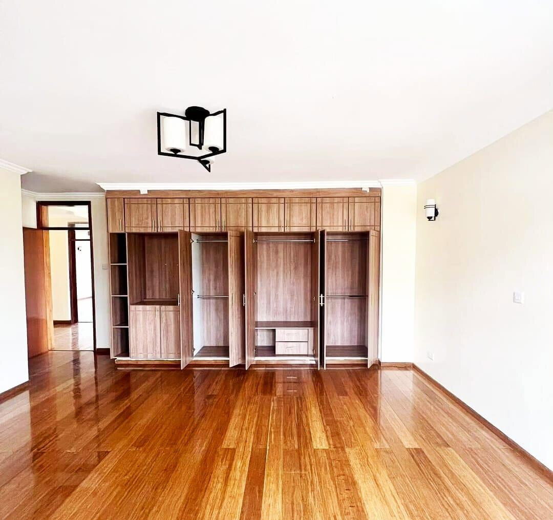 5-Ensuite Townhouse with Pool & Gym Access - Lavington