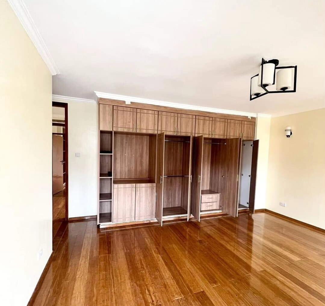 5-Ensuite Townhouse with Pool & Gym Access - Lavington