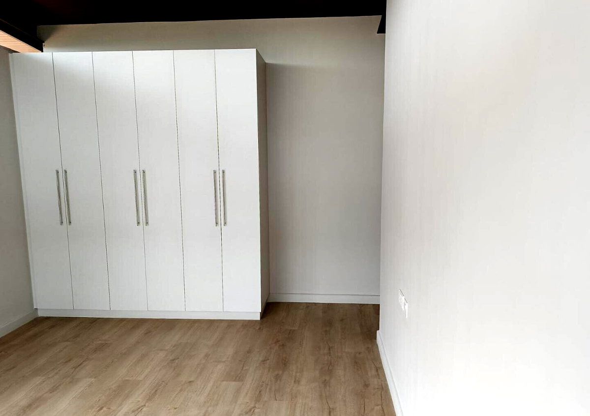4BR Townhouse with Fireplace & Clubhouse Access - New Runda