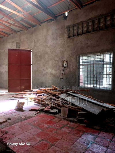 Godown to Let 3200sqft Off Enterprise Rd - Image 2