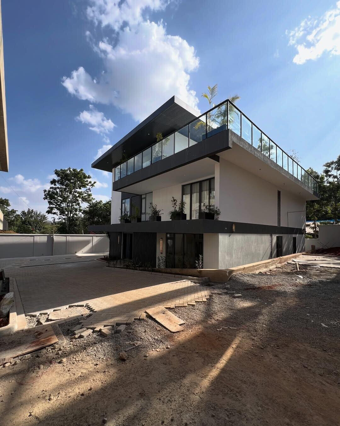 KSh 160M 5BR Townhouse with Parking