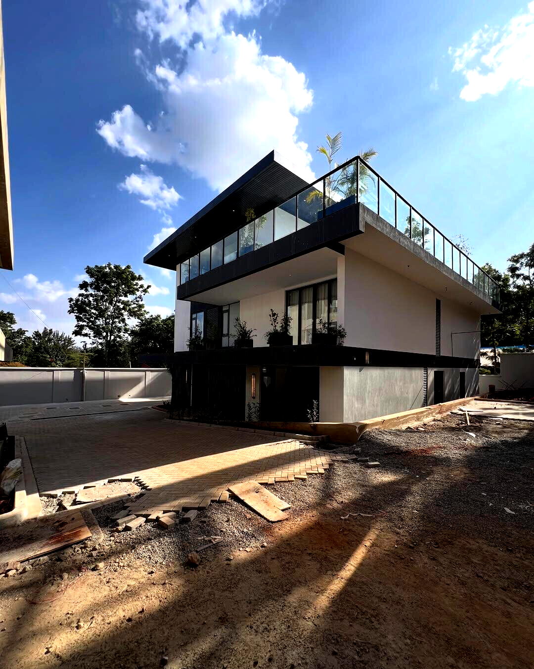 KSh 160M 5BR Townhouse with Parking
