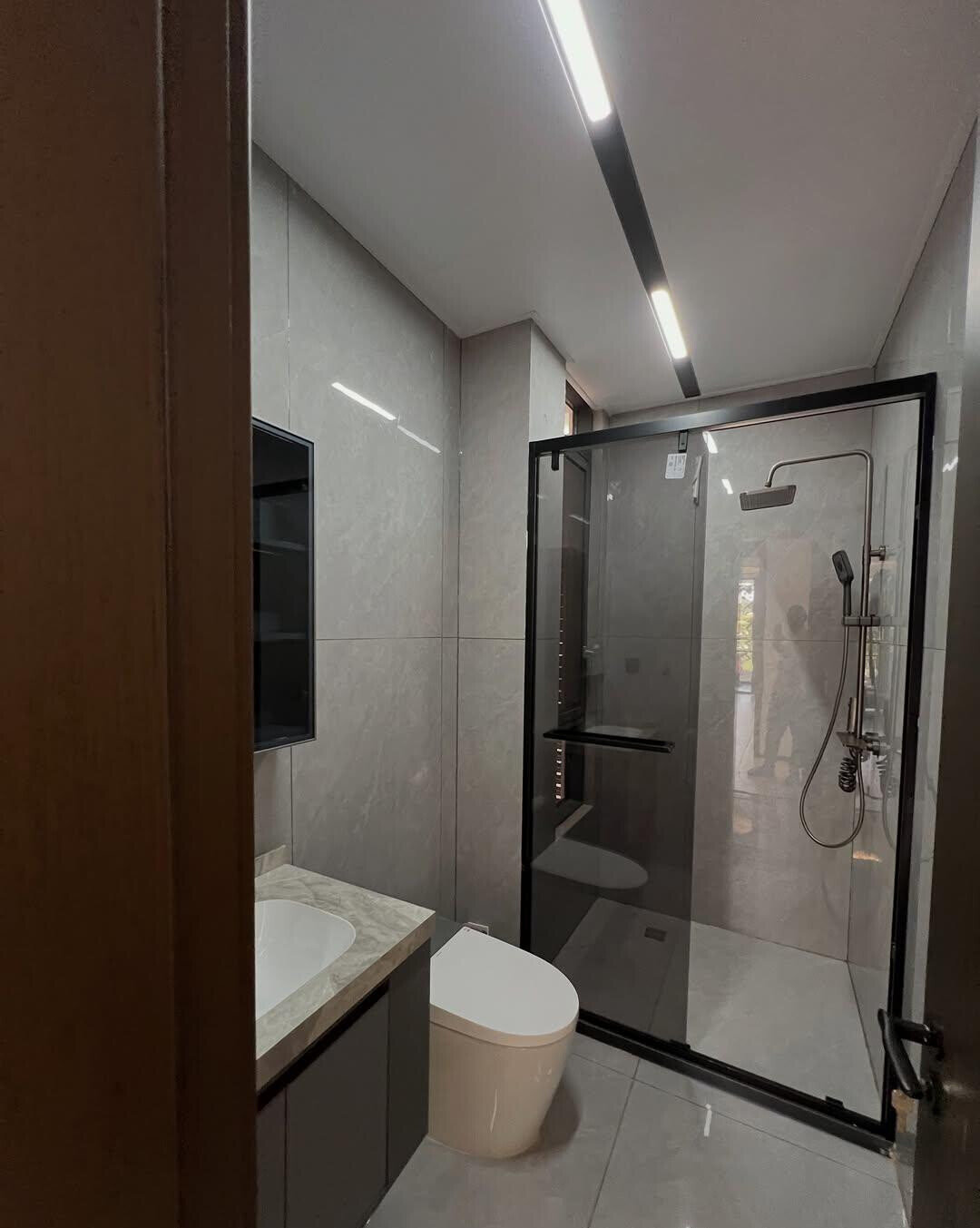 KSh 160M 5BR Townhouse with Parking