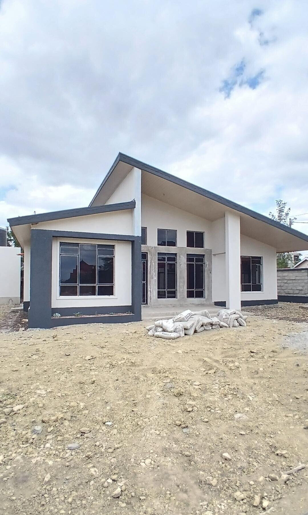 4BR Townhouse with Study & DSQ in Gated Estate - Kitengela