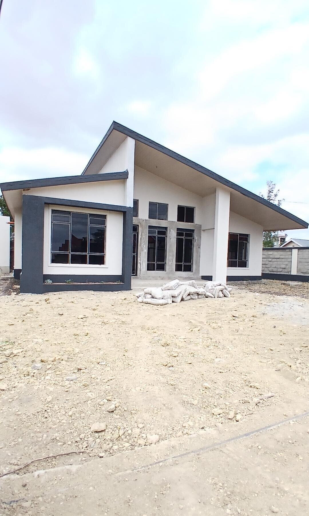 4BR Townhouse with Study & DSQ in Gated Estate - Kitengela