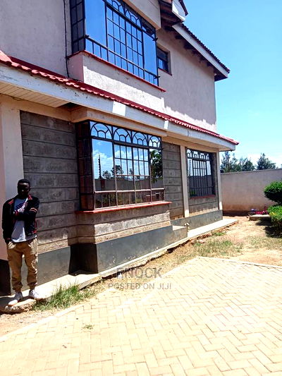 3bdrm Mansion in Racecourse Estate for Sale - Image 3