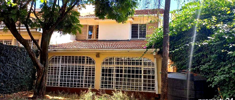 2BR Semi-Detached Townhouse with Parquet Floors & Backyard - Kileleshwa