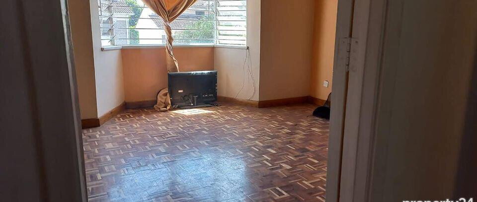 2BR Semi-Detached Townhouse with Parquet Floors & Backyard - Kileleshwa
