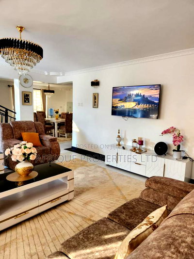 4bdrm Mansion in Mangu for sale - Image 2