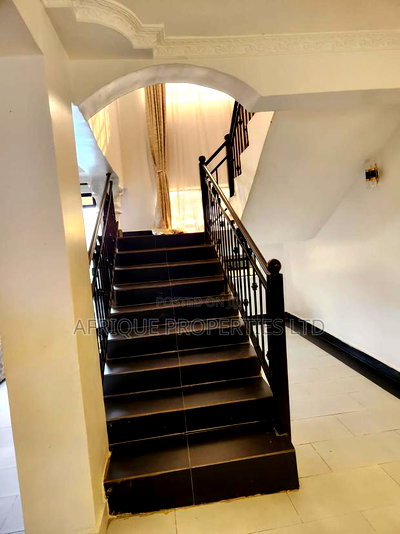 4bdrm Mansion in Mangu for sale - Image 15