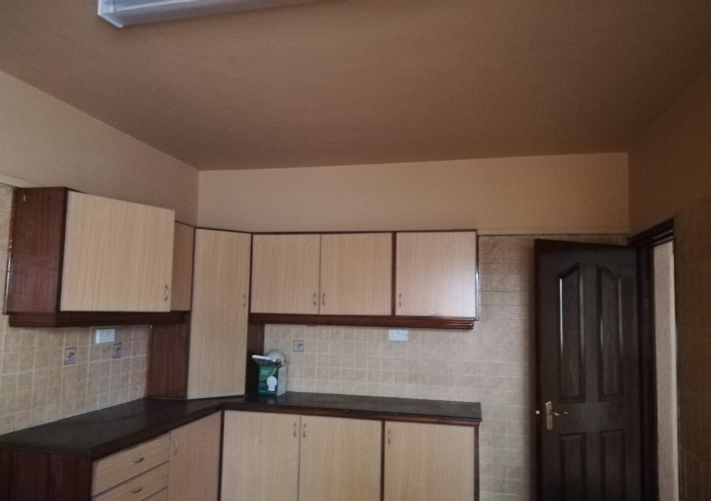 5-Ensuite Villa with DSQ & Pool in Gated Lavington Court - Valley Arcade