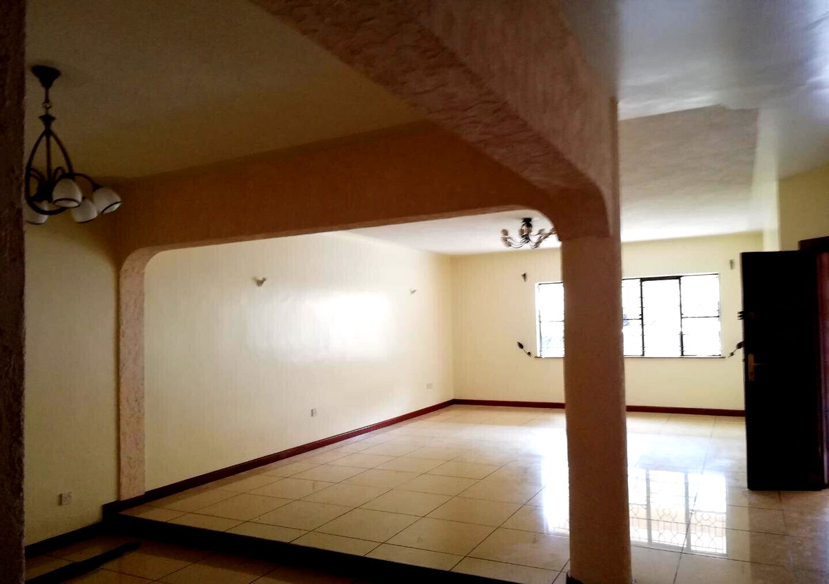 5-Ensuite Villa with DSQ & Pool in Gated Lavington Court - Valley Arcade
