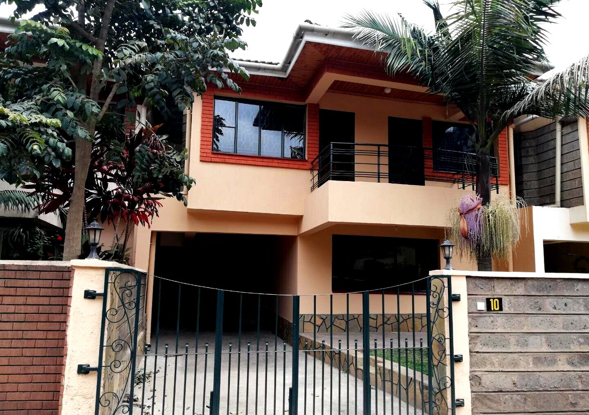 5-Ensuite Villa with DSQ & Pool in Gated Lavington Court - Valley Arcade