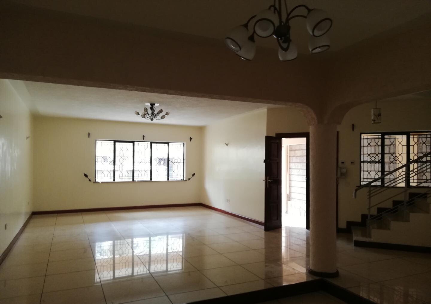 5-Ensuite Villa with DSQ & Pool in Gated Lavington Court - Valley Arcade