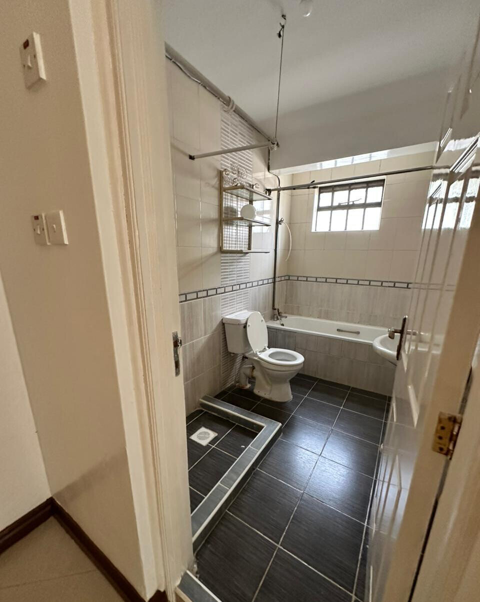 4BR All-Ensuite + DSQ with Greenery & Parking - Kilimani
