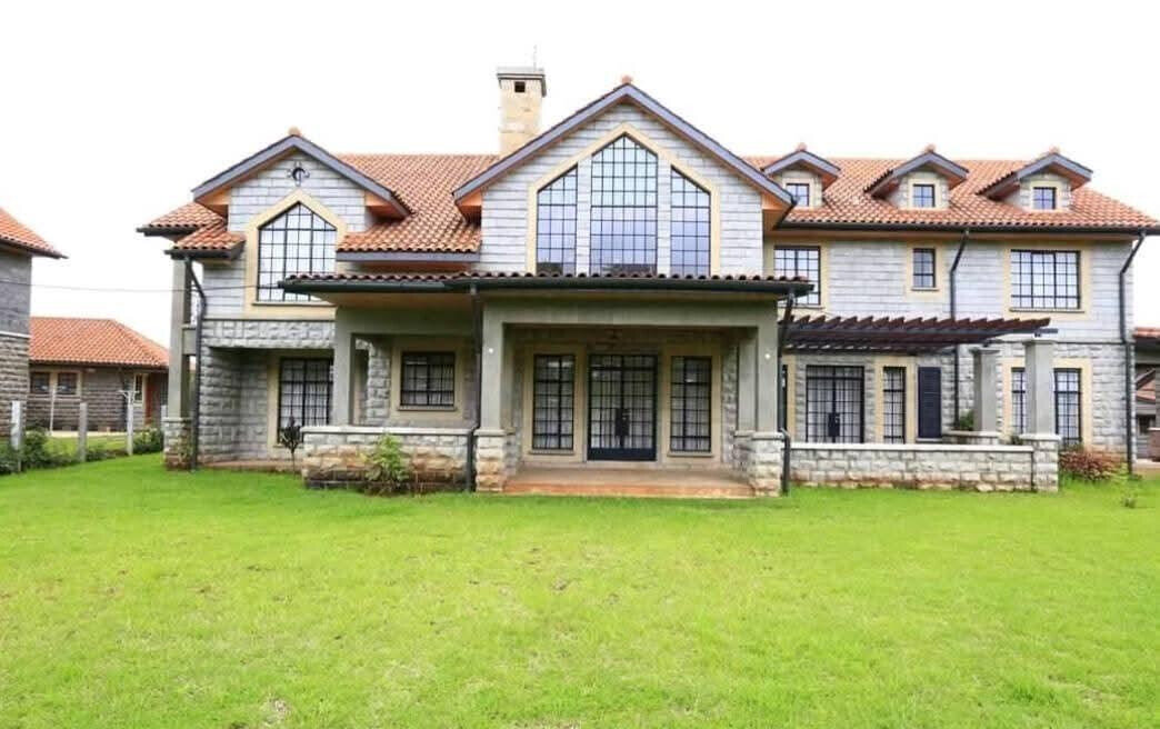 4-Ensuite Villa with Clubhouse & Lush Gardens – Karen